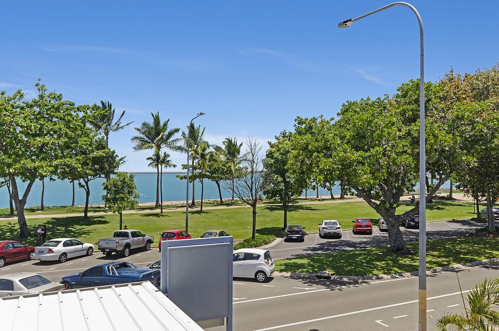 Strand Motel Townsville Ruang foto