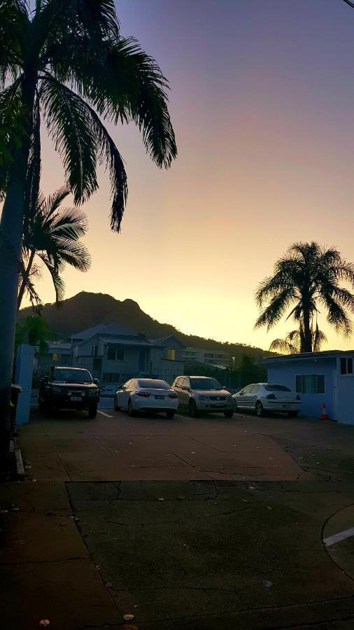 Strand Motel Townsville Bagian luar foto